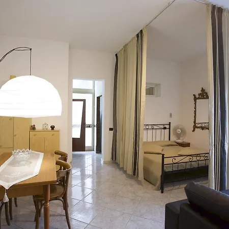 San Cerbone Apartman *